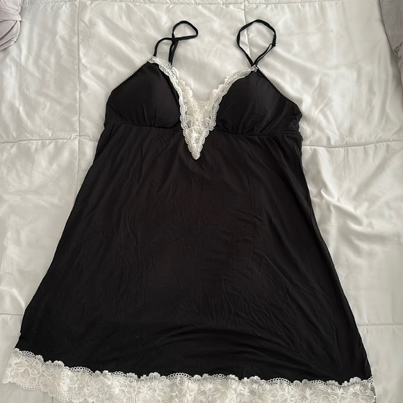 VICTORIAS SECRET black with white lace nightgown size XL - Picture 1 of 4